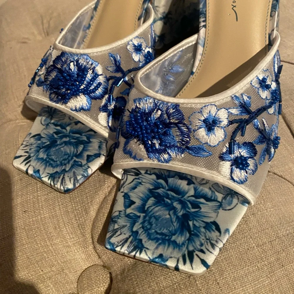 Betsey Johnson Bridal Blue Floral Embellished block heels - Picture 6 of 11